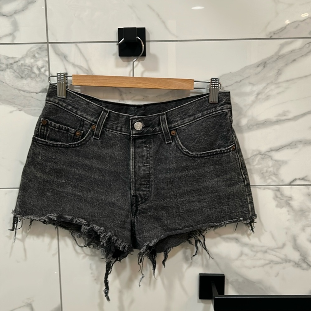 Levi’s short size 27